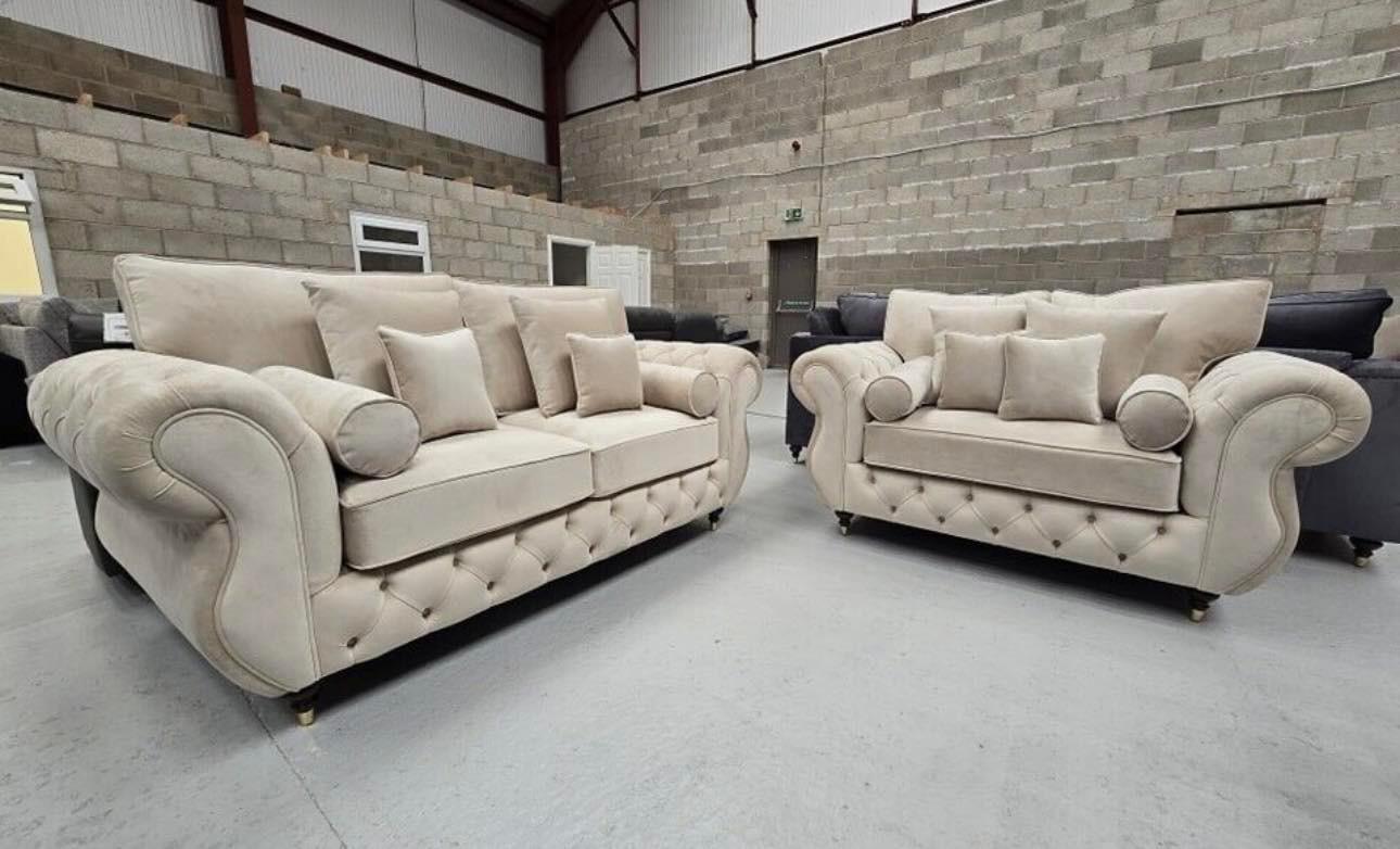 Rio Swan Chesterfield 3 + 2 Set — Cream